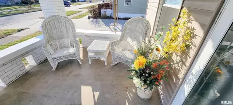 133 Flora Ave, Flora, IL 62839 photo 6