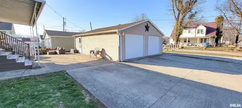 133 Flora Ave, Flora, IL 62839 photo 3