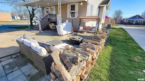 133 Flora Ave, Flora, IL 62839 photo 2