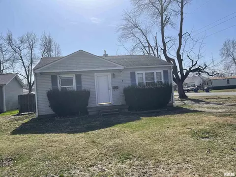 1021 Smith St, Carmi, IL 62821 photo 1