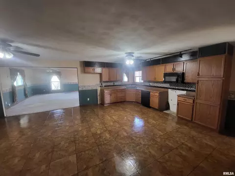8152 Brubaker Rd, Iuka, IL 62849 photo 10