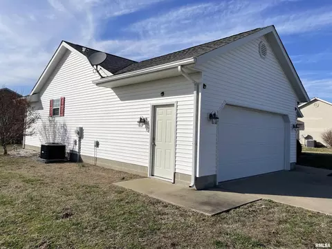 407 Empress Ln, Herrin, IL 62948 photo 4