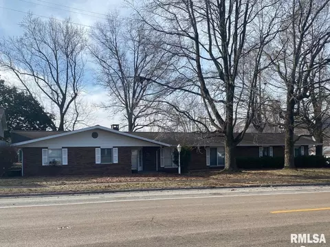 303 E Pine St, Percy, IL 62272