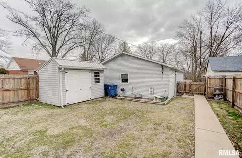 311 S Cherry St, Centralia, IL 62801 photo 9