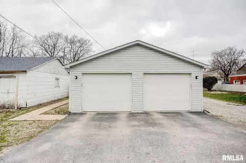 311 S Cherry St, Centralia, IL 62801 photo 4