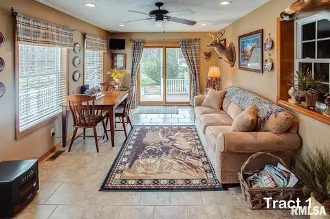 12280 E Night Rd, Dix, IL 62830 photo 7