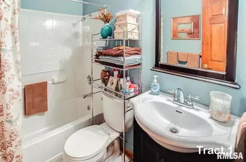 12280 E Night Rd, Dix, IL 62830 photo 17
