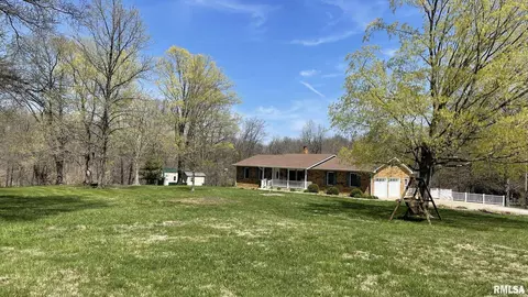 12280 E Night Rd, Dix, IL 62830 photo 2