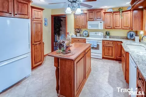 12280 E Night Rd, Dix, IL 62830 photo 12