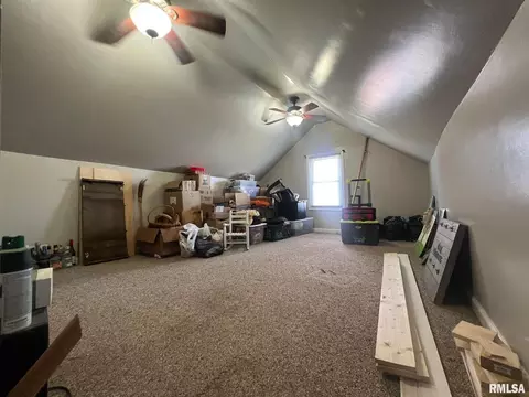 107 E Webster St, Benton, IL 62812 photo 27