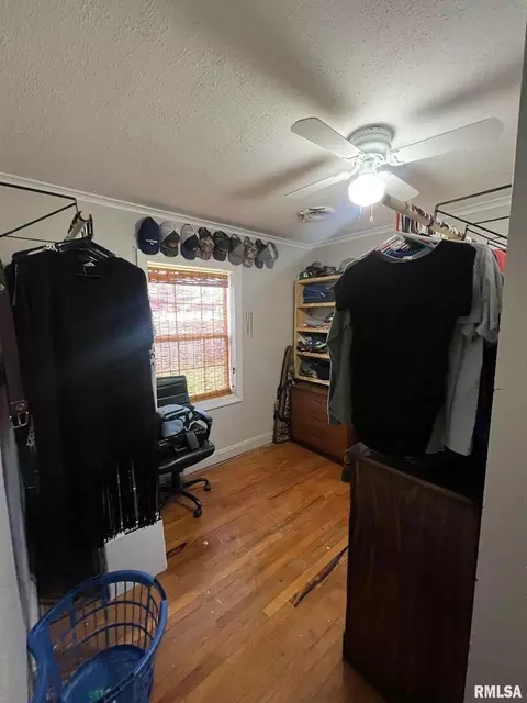 107 E Webster St, Benton, IL 62812 photo 24