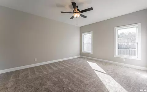 3300 Carnegie Dr, Springfield, IL 62711 photo 21