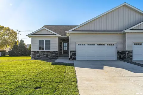 3300 Carnegie Dr, Springfield, IL 62711 photo 1