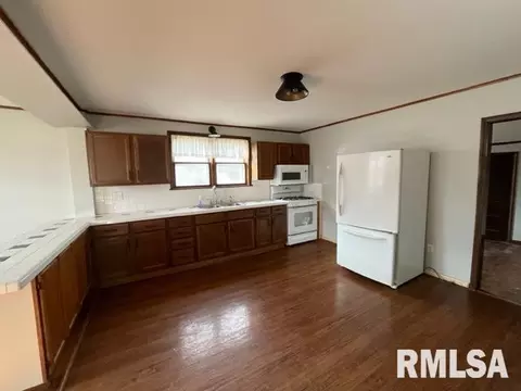 908 N Granite St, Marion, IL 62959 photo 6