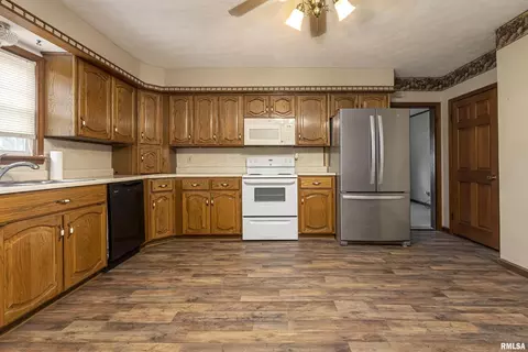1203 Golf Course Rd, Marion, IL 62959 photo 12