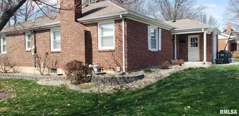 703 Waterloo Dr, Waterloo, IL 62298 photo 2