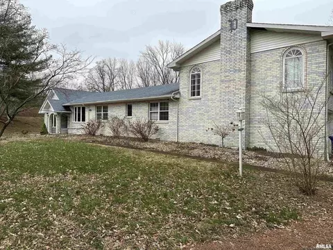 421 N Morrison St, Centralia, IL 62801 photo 2