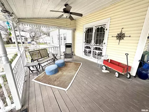129 N Beech, Centralia, IL 62801 photo 2