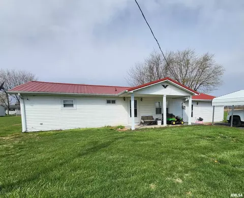 708 N 4th St, Dahlgren, IL 62828