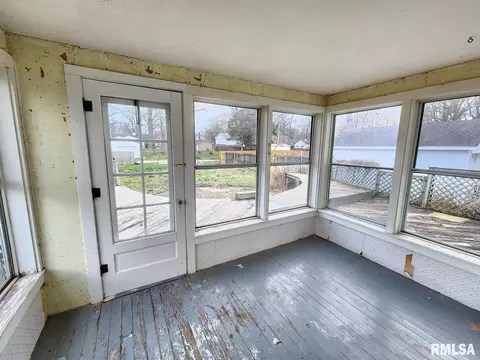 321 S Pine St, Centralia, IL 62801 photo 16