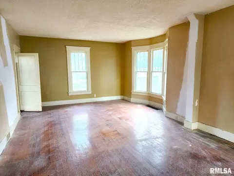 321 S Pine St, Centralia, IL 62801 photo 5