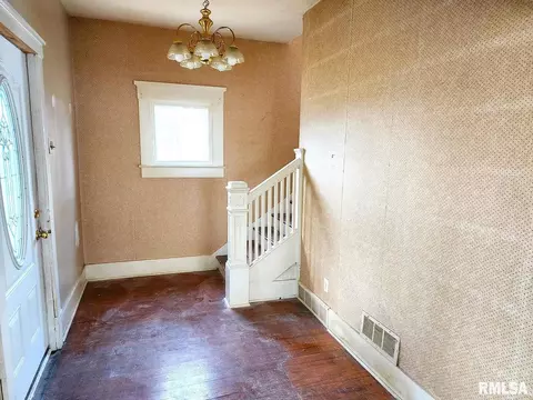 321 S Pine St, Centralia, IL 62801 photo 7