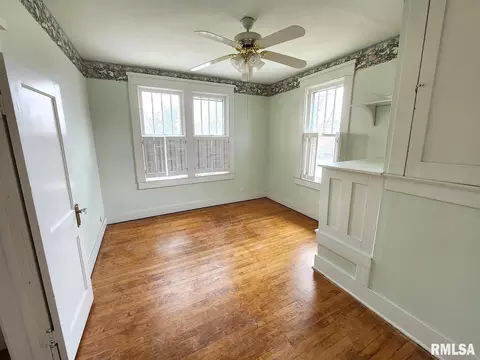 321 S Pine St, Centralia, IL 62801 photo 10
