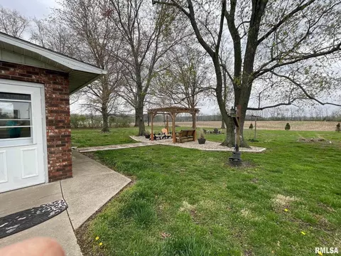 8812 Baxter Rd, Benton, IL 62812 photo 8