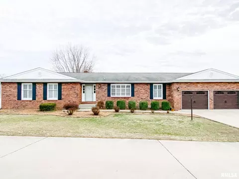 5 Peachtree Pl, Harrisburg, IL 62946
