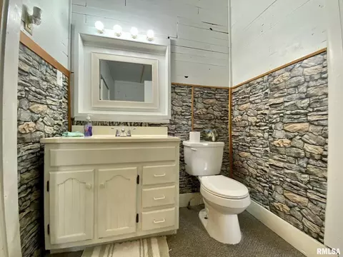 603 W Sylvia Ave, Christopher, IL 62822 photo 10
