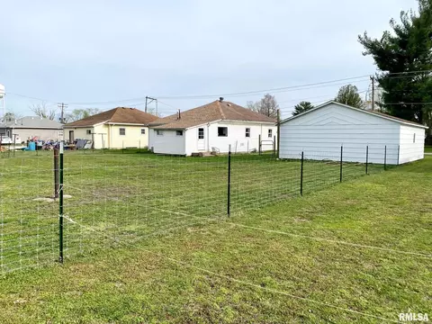 603 W Sylvia Ave, Christopher, IL 62822 photo 19