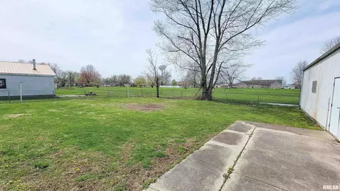 911 Lamson St, Flora, IL 62839 photo 41