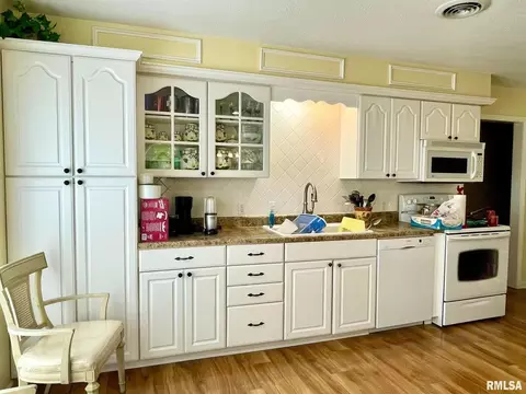 105 E 10th St, Metropolis, IL 62960 photo 13