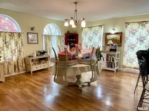 105 E 10th St, Metropolis, IL 62960 photo 17
