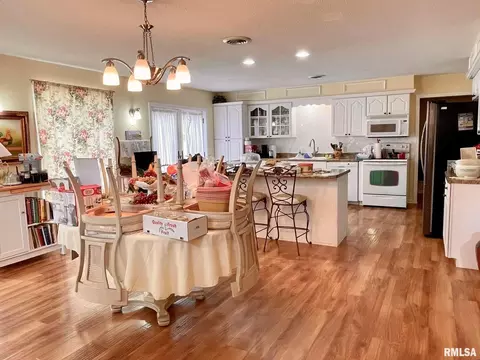105 E 10th St, Metropolis, IL 62960 photo 12