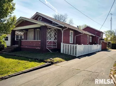 121 W Homer St, Harrisburg, IL 62946