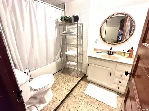 801 E Calumet, Centralia, IL 62801 photo 29