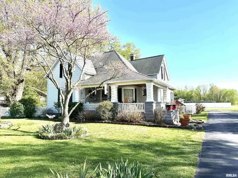 801 E Calumet, Centralia, IL 62801 photo 1