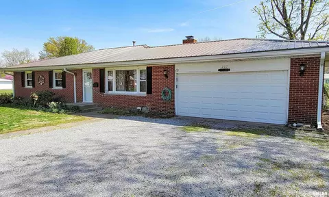 207 W 12th St, Flora, IL 62839 photo 1