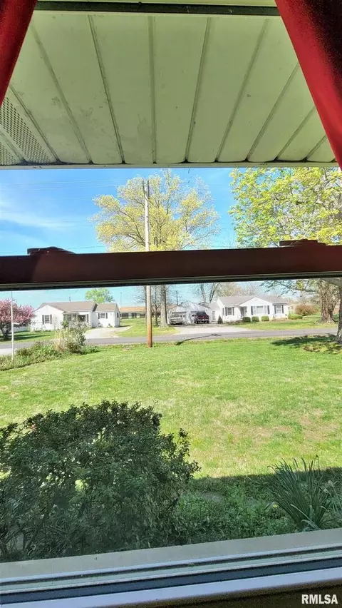 207 W 12th St, Flora, IL 62839 photo 30