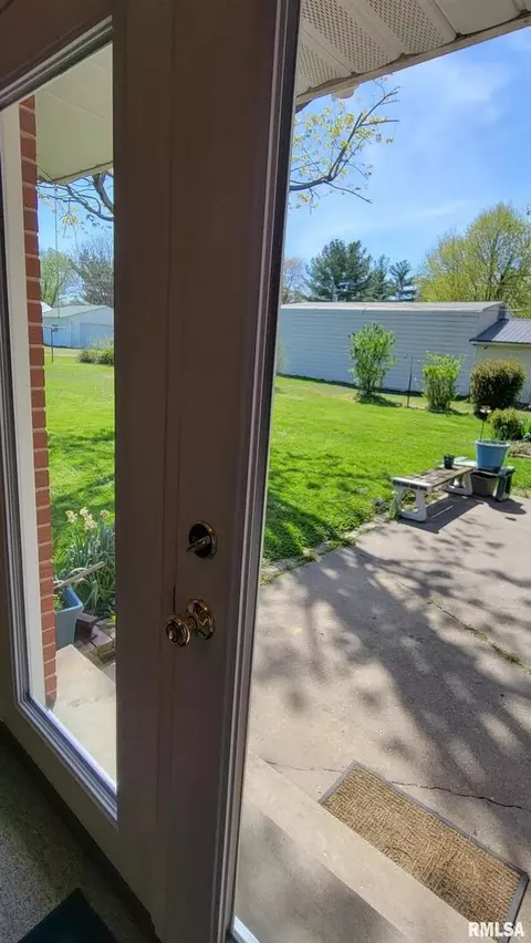 207 W 12th St, Flora, IL 62839 photo 15