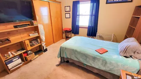 207 W 12th St, Flora, IL 62839 photo 27