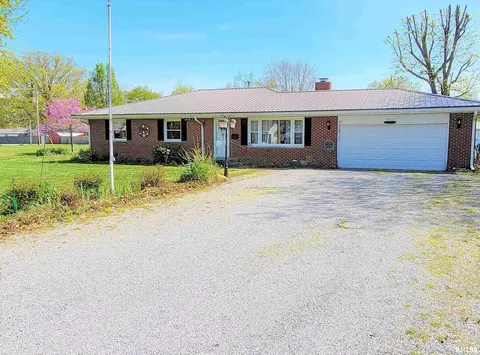 207 W 12th St, Flora, IL 62839 photo 3