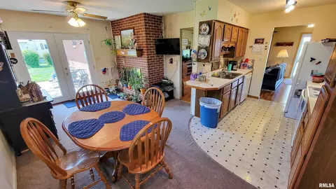 207 W 12th St, Flora, IL 62839 photo 14
