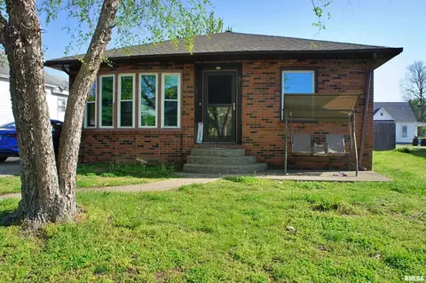 313 E 5th St, Metropolis, IL 62960