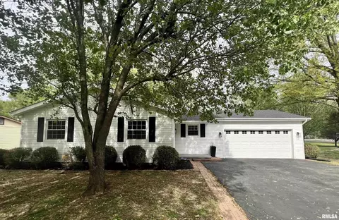 3000 N Weaver Rd, Herrin, IL 62948