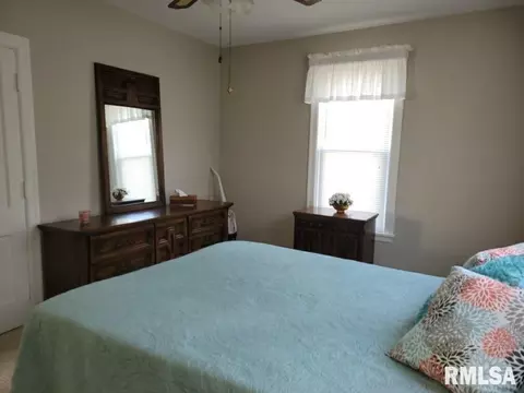 422 S Perrine St, Centralia, IL 62801 photo 10