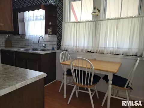 422 S Perrine St, Centralia, IL 62801 photo 6