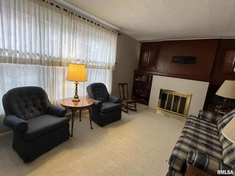 422 S Perrine St, Centralia, IL 62801 photo 8