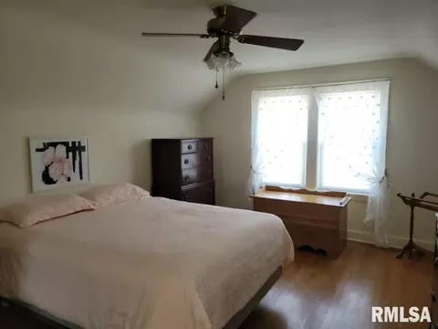 422 S Perrine St, Centralia, IL 62801 photo 14